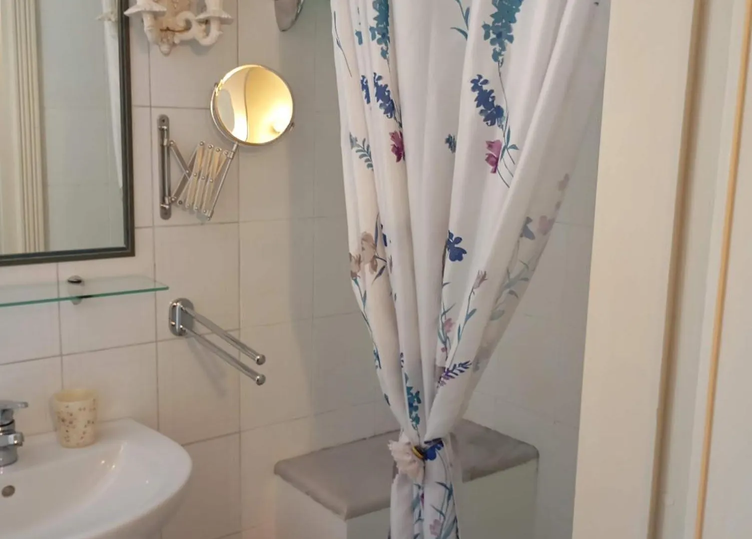 Small Luxury Bed & Breakfast La Spezia